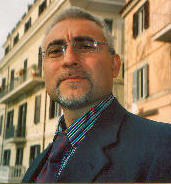lo scrittore Andrea Saviano